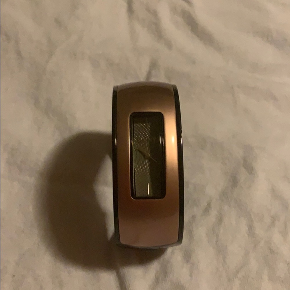 DKNY BLACK AND PINK BANGLE WRIST WATCH